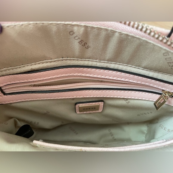 GUESS - NWOT- Mini nylon tote w/ crossbody strap, light pink - Picture 8 of 9